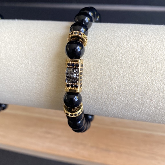 Polished Onyx with Black Pave LionsHead Bead - Picture 5 of 7